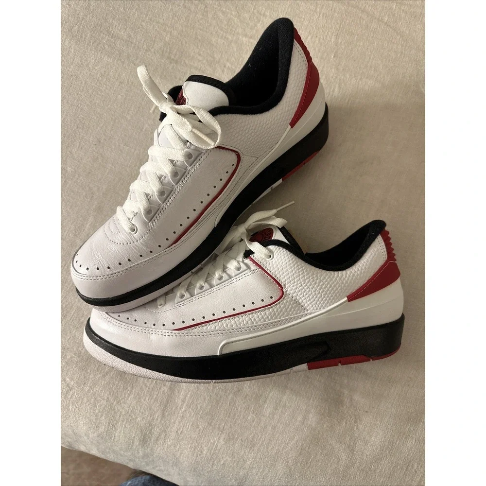 Size 9 - Air‎ Jordan 2 Retro 2016 Low Chicago Very Nice